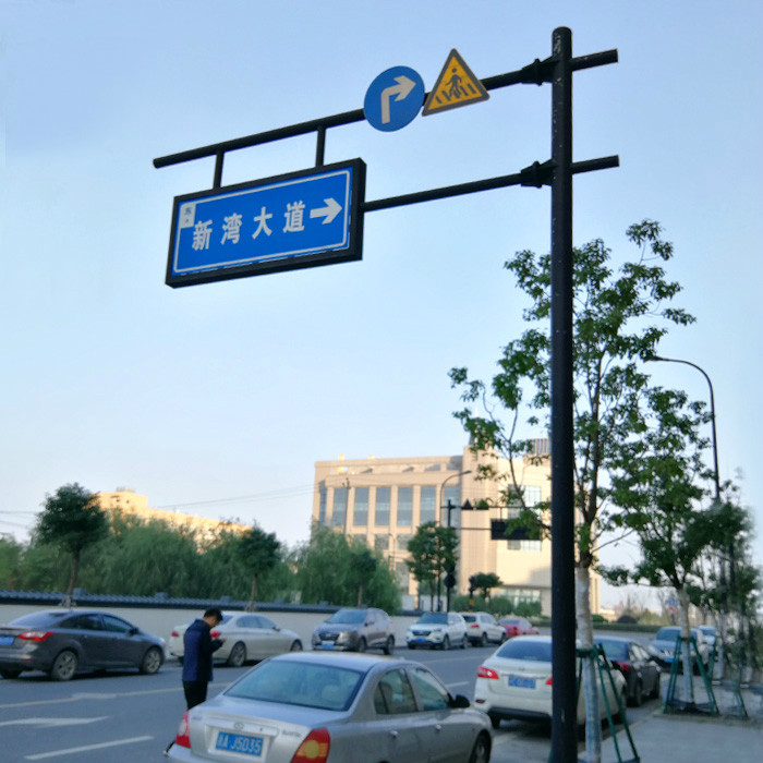 F型交通標(biāo)志桿